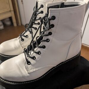 Madden Girl Lace-Up Combat Boots Size 7.5